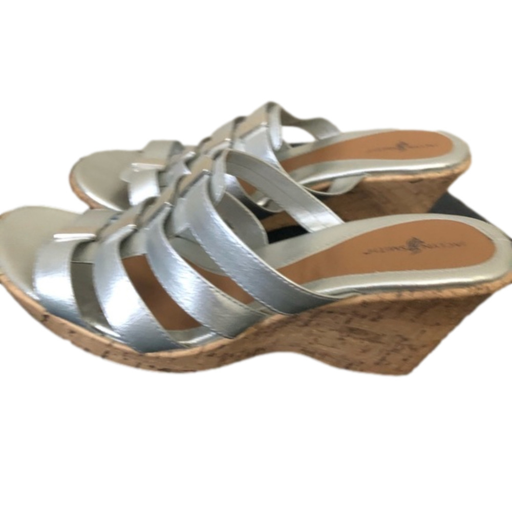 Jaclyn Smith Platform Sandals